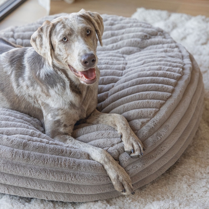 Designed by Lotte Hundebett Reza - rund, beige – Bild 10