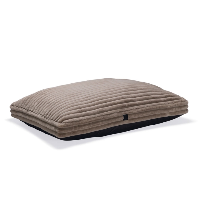 Designed by Lotte Hundekissen Reza – Beige...